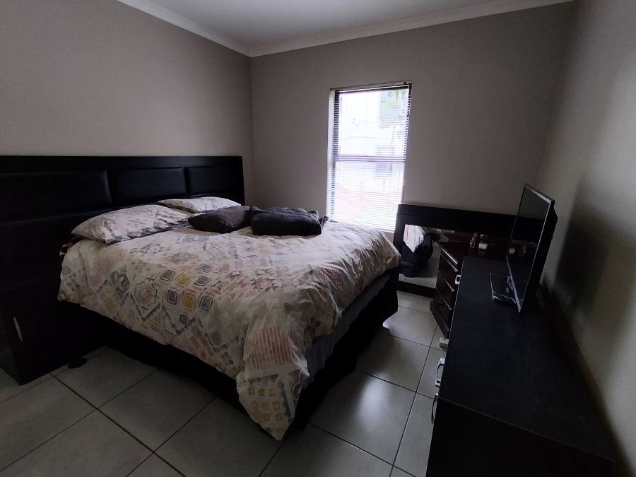 To Let 2 Bedroom Property for Rent in Silver Oaks Western Cape
